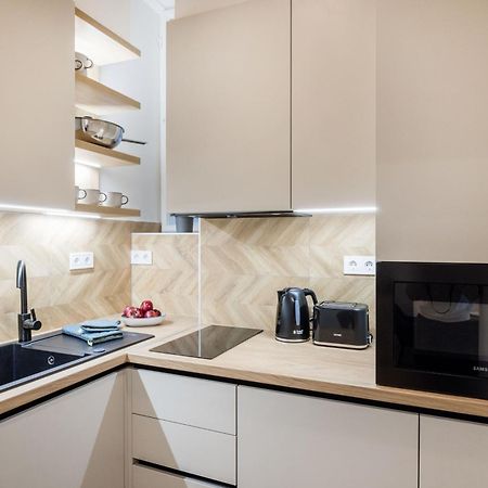 Sleek Downtown Living Apartment Budapest Bagian luar foto