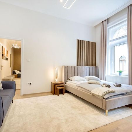 Sleek Downtown Living Apartment Budapest Bagian luar foto